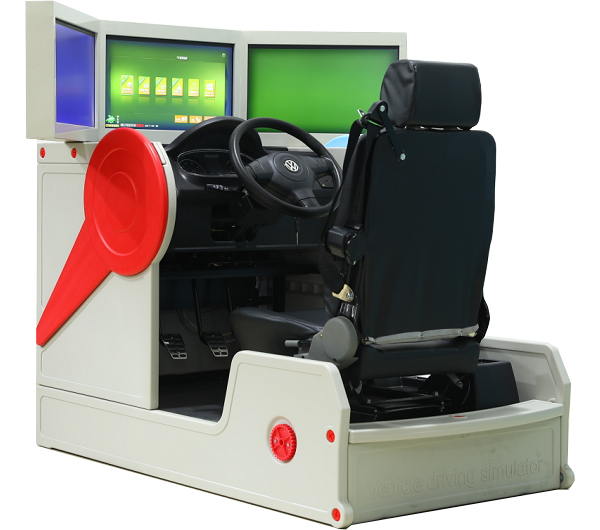 三屏汽车驾驶模拟器